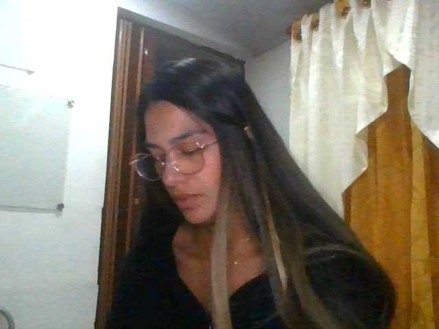 JuanaBrunette live cam on BongaCams