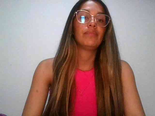 JuanaBrunette webcam