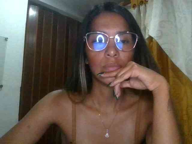 JuanaBrunette webcam