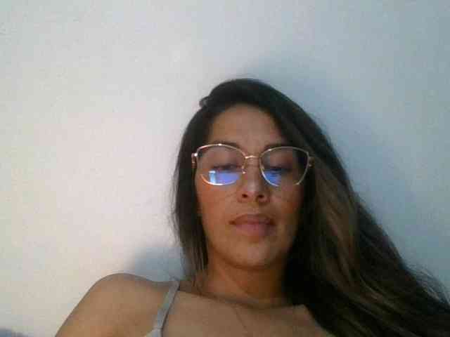 JuanaBrunette webcam