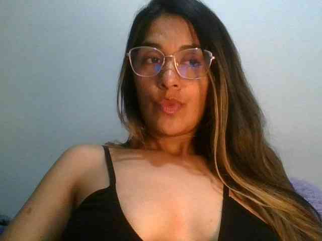 JuanaBrunette webcam