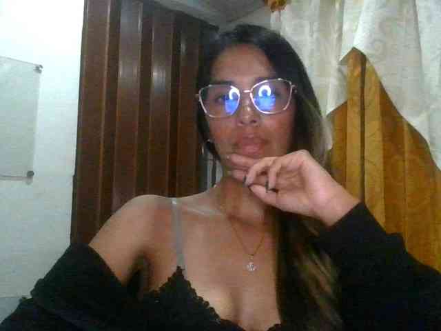 JuanaBrunette