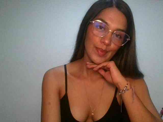 JuanaBrunette webcam