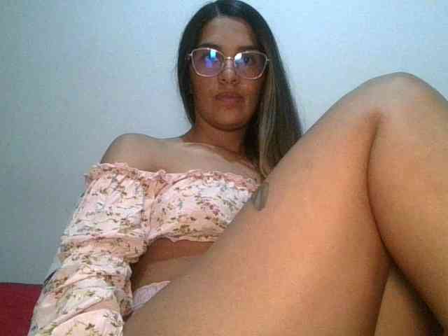 JuanaBrunette webcam