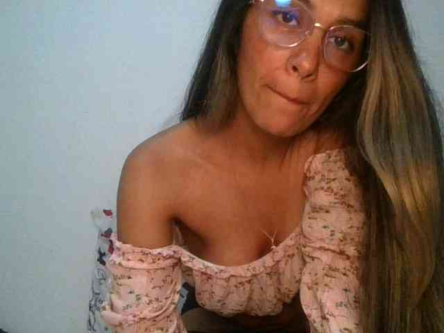 JuanaBrunette webcam