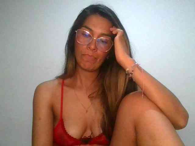 JuanaBrunette webcam