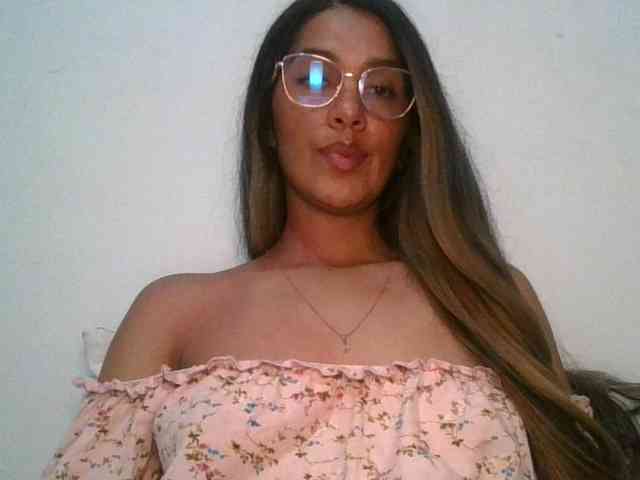 JuanaBrunette webcam