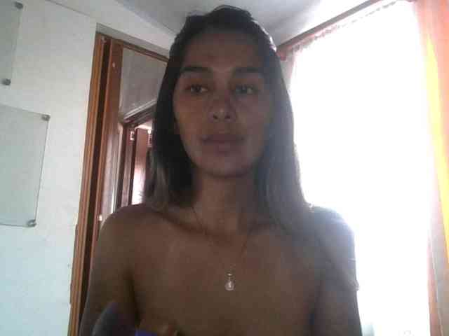 JuanaBrunette