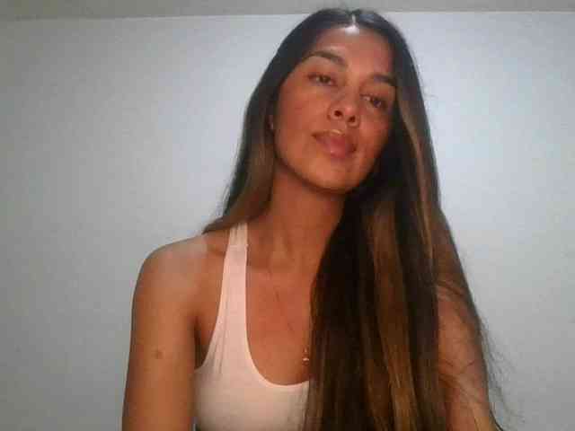 JuanaBrunette webcam