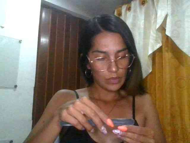 JuanaBrunette webcam