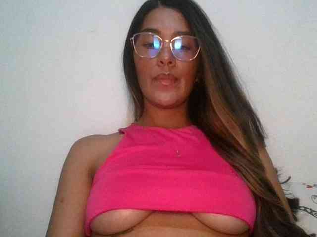 JuanaBrunette webcam