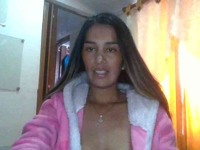 JuanaBrunette