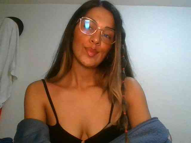 JuanaBrunette webcam