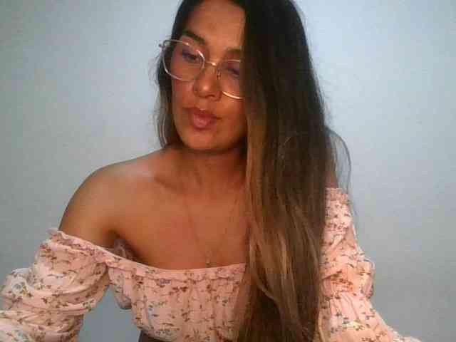 JuanaBrunette webcam