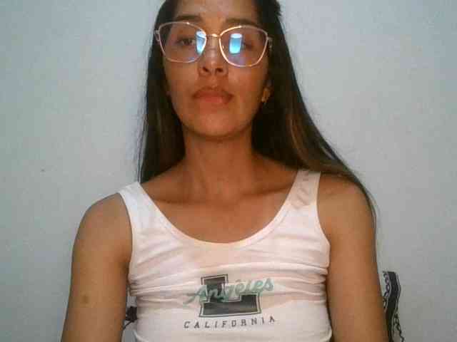 JuanaBrunette webcam