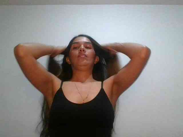 JuanaBrunette webcam