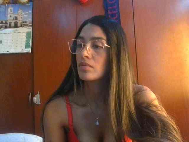 Modella: JuanaBrunette