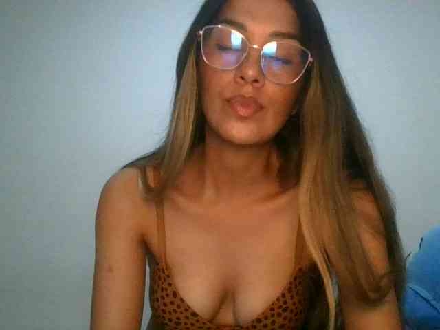 JuanaBrunette webcam