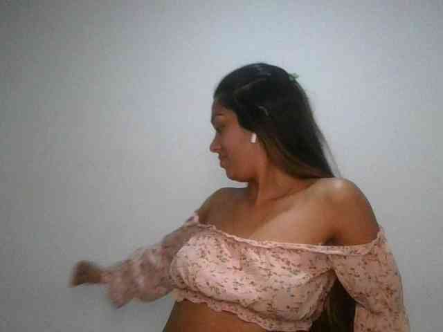 JuanaBrunette webcam