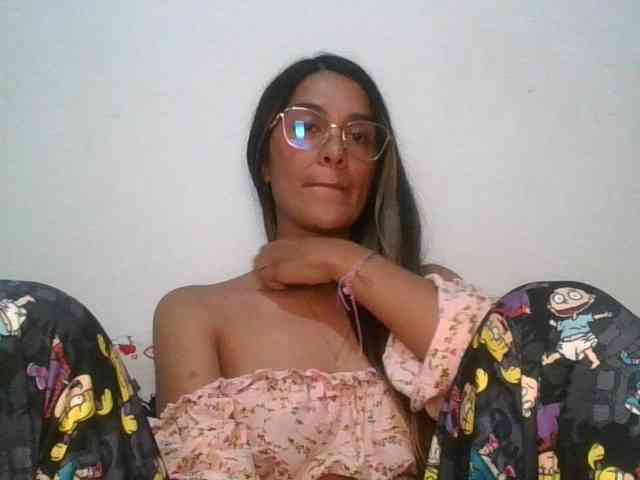 JuanaBrunette webcam