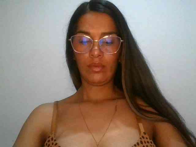 JuanaBrunette webcam