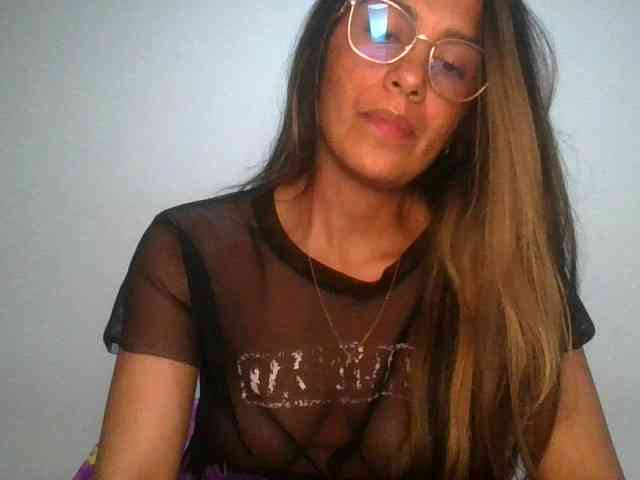JuanaBrunette webcam