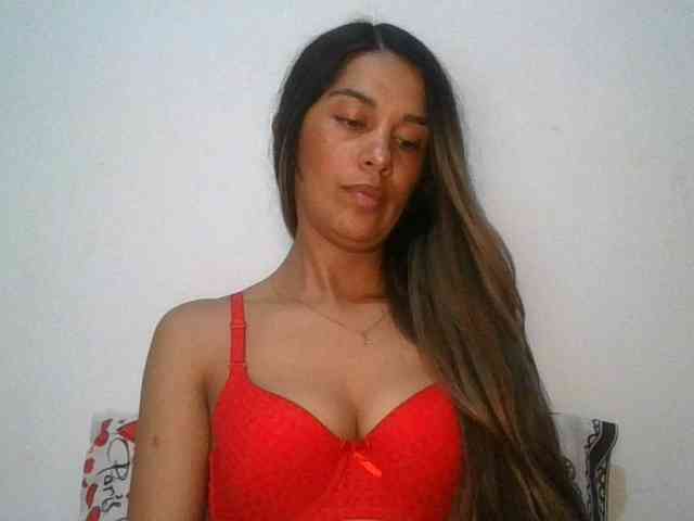 JuanaBrunette