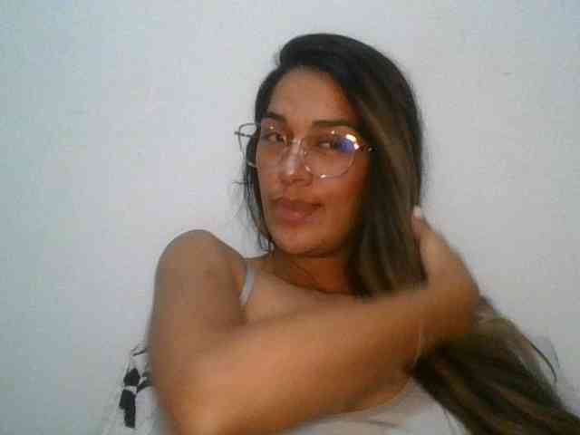 JuanaBrunette webcam