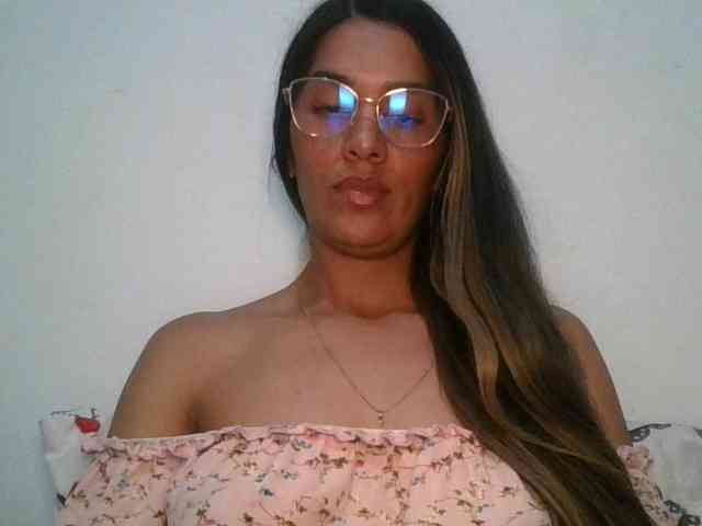 JuanaBrunette webcam