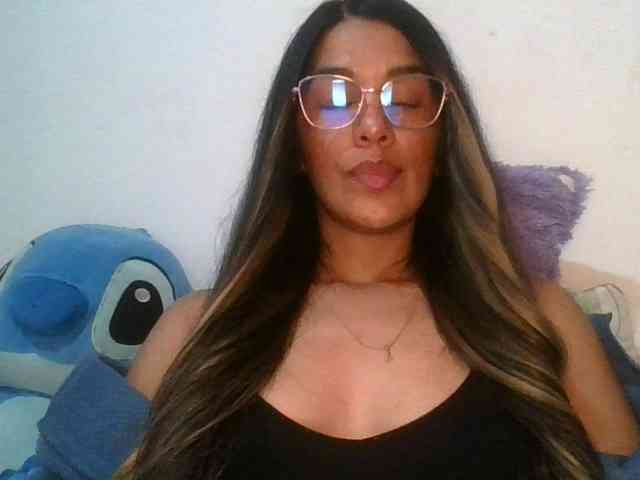 JuanaBrunette webcam