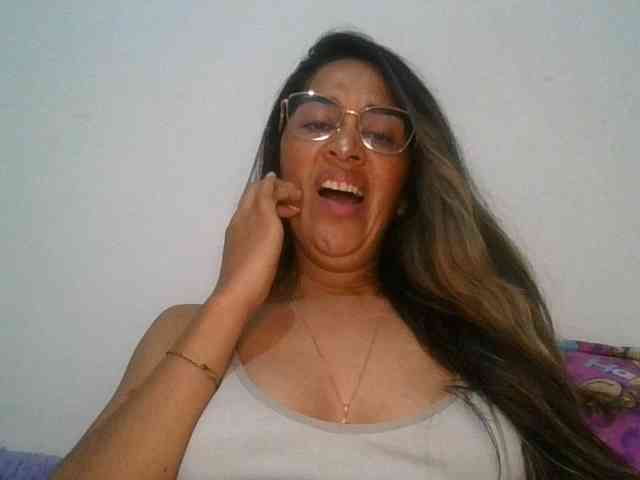 JuanaBrunette webcam