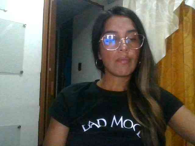 JuanaBrunette webcam