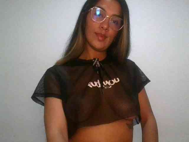 JuanaBrunette webcam