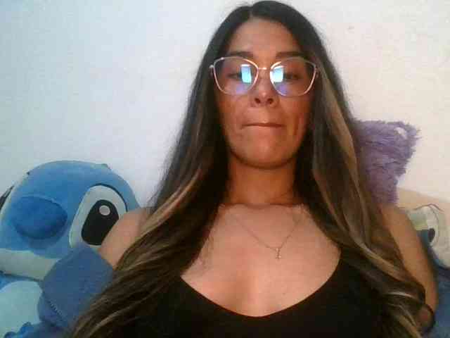 JuanaBrunette webcam