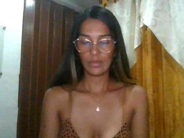 JuanaBrunette