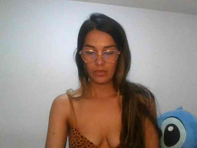 JuanaBrunette webcam