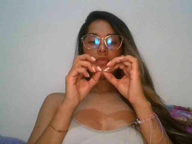 JuanaBrunette webcam