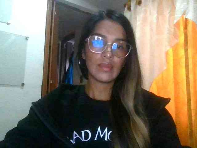 JuanaBrunette webcam