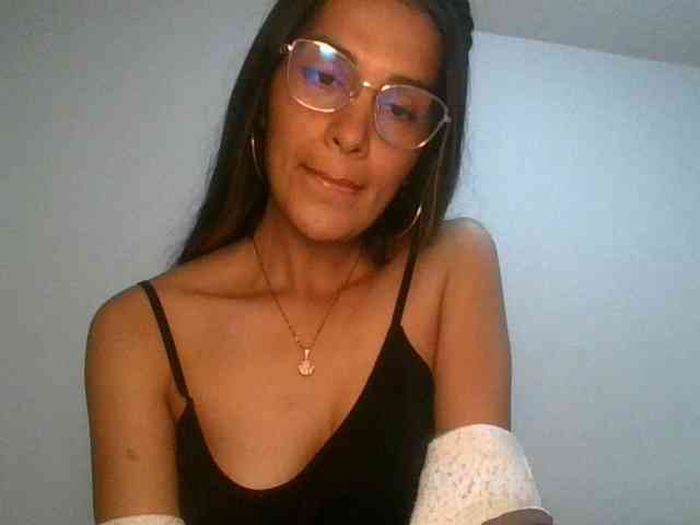 JuanaBrunette webcam