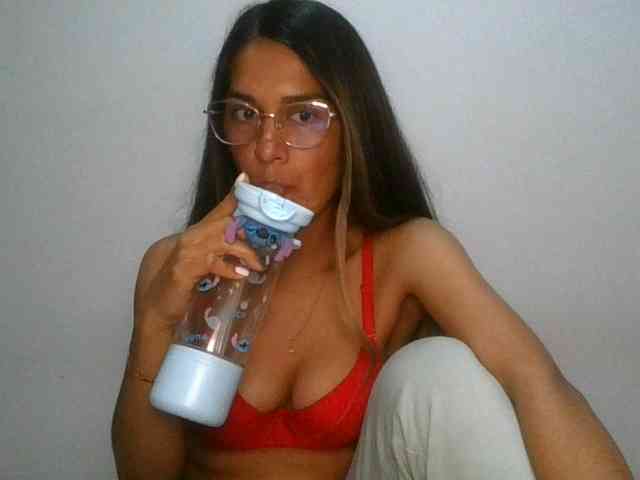 JuanaBrunette