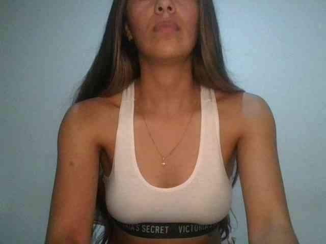 JuanaBrunette webcam