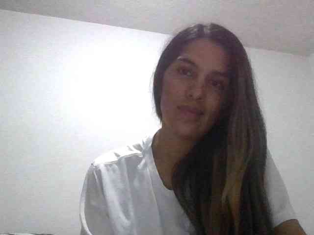 JuanaBrunette webcam