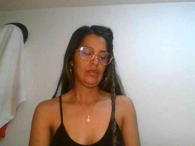 JuanaBrunette webcam