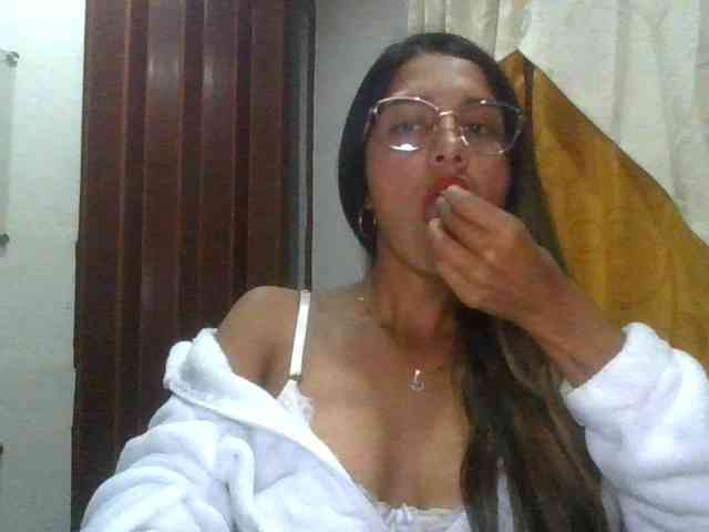 JuanaBrunette