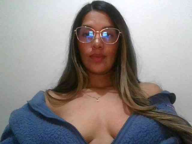 JuanaBrunette webcam