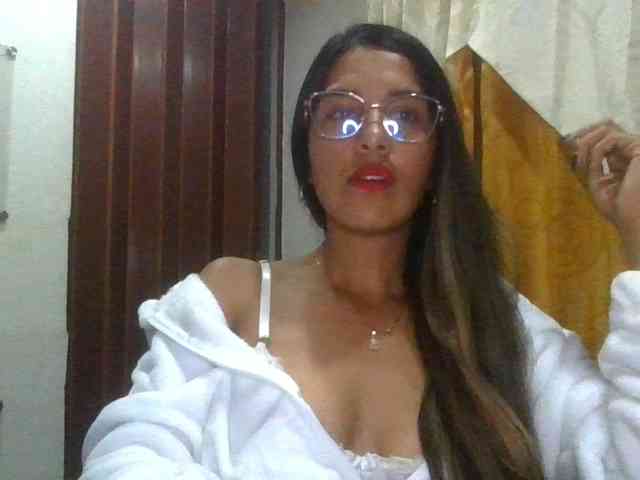 JuanaBrunette