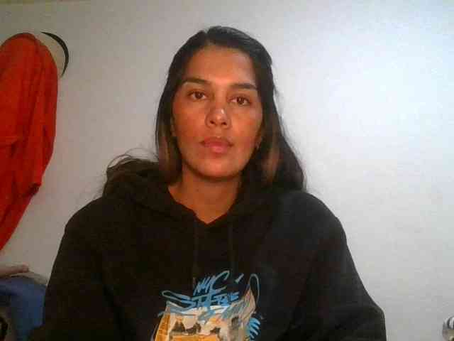 JuanaBrunette webcam