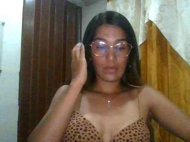 JuanaBrunette
