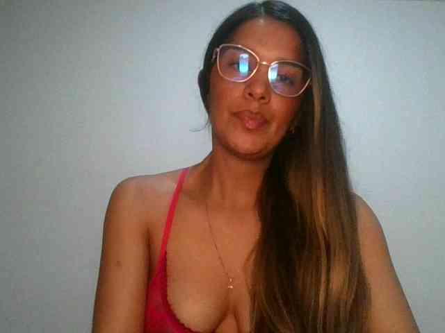 JuanaBrunette webcam