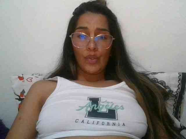 JuanaBrunette webcam